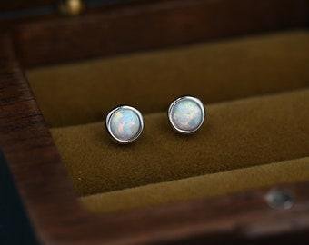 A Touch of Subtle Elegance for Everyday Style